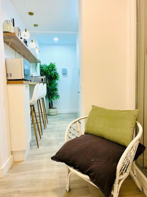 شقة New Luxurious Studio With Patio/Center مالقة المظهر الخارجي الصورة